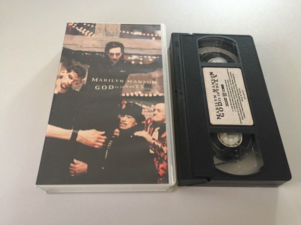 MARILYN MANSON GO IS IN THE TV VHS